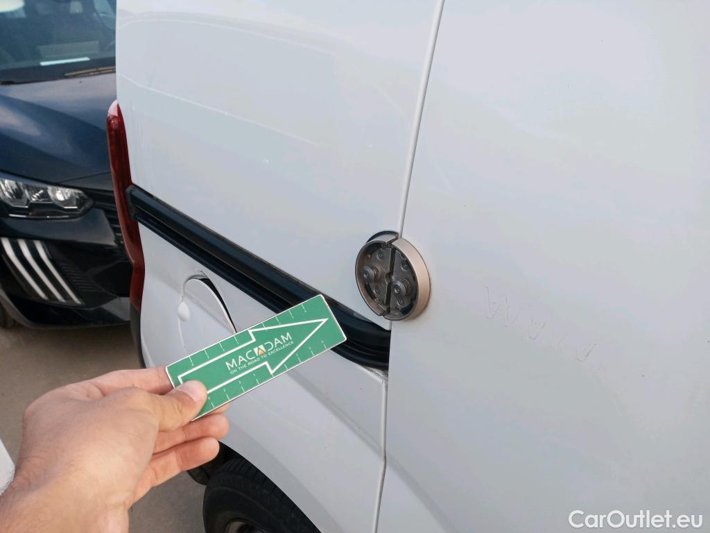  Fiat  Fiorino FIAT  / 2016 / 4P / furgón derivado de turismo Cargo SX N1 1.3 MJet 70 kW (95 CV) #37