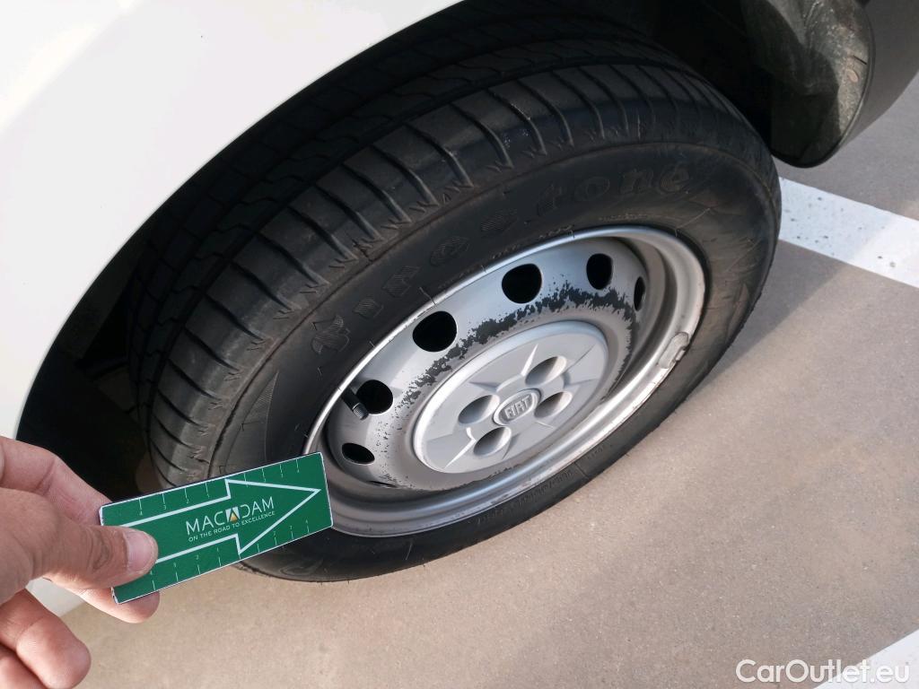  Fiat  Fiorino FIAT  / 2016 / 4P / furgón derivado de turismo Cargo SX N1 1.3 MJet 70 kW (95 CV) #35