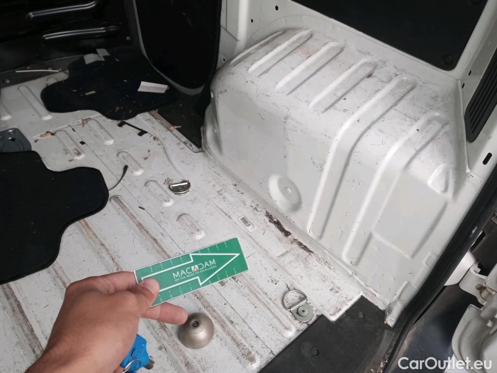  Fiat  Fiorino FIAT  / 2016 / 4P / furgón derivado de turismo Cargo SX N1 1.3 MJet 70 kW (95 CV) #8