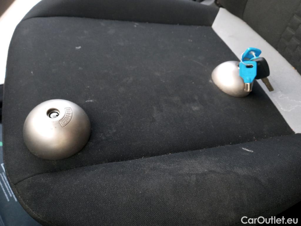  Fiat  Fiorino FIAT  / 2016 / 4P / furgón derivado de turismo Cargo SX N1 1.3 MJet 70 kW (95 CV) #21