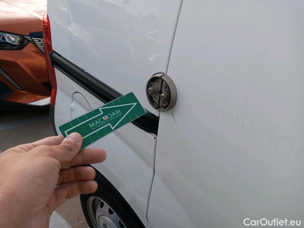  Fiat  Fiorino FIAT  / 2016 / 4P / furgón derivado de turismo Cargo SX N1 1.3 MJet 70 kW (95 CV) #24