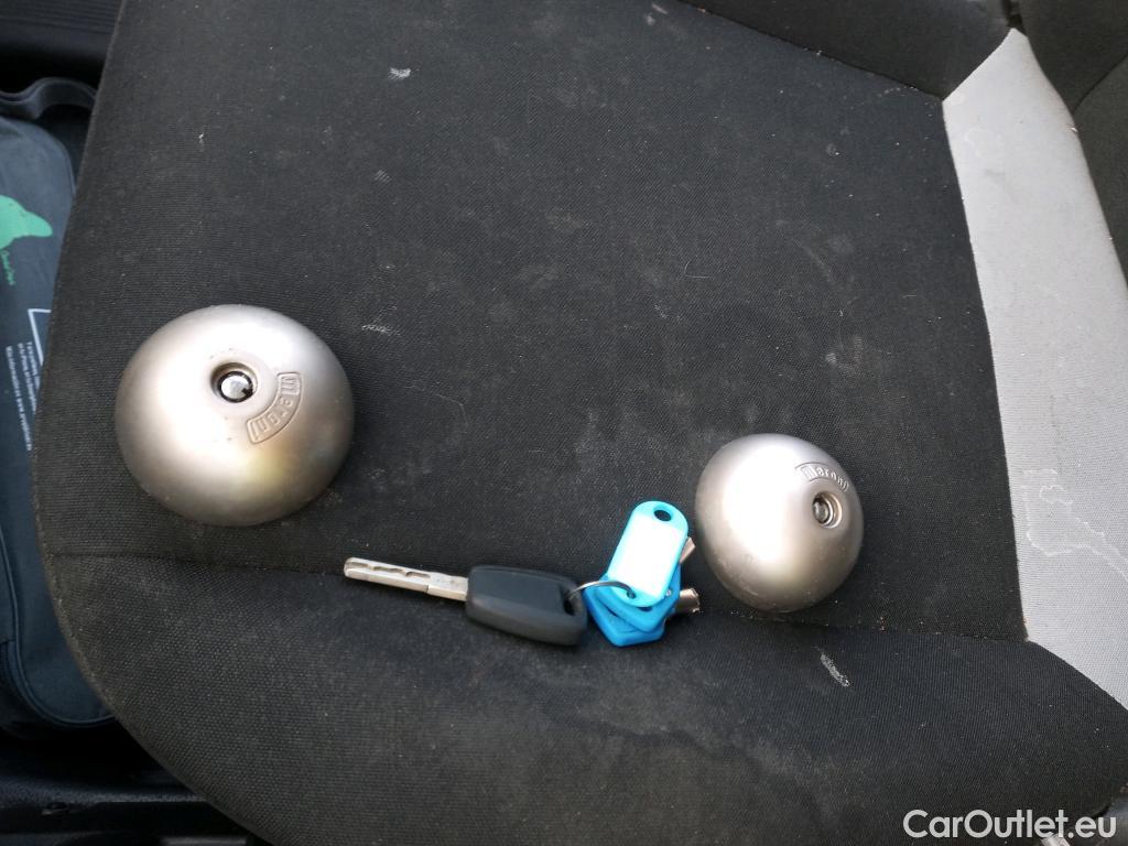  Fiat  Fiorino FIAT  / 2016 / 4P / furgón derivado de turismo Cargo SX N1 1.3 MJet 70 kW (95 CV) #6