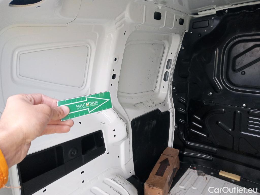  Fiat  Fiorino FIAT  / 2016 / 4P / furgón derivado de turismo Cargo SX N1 1.3 MJet 70 kW (95 CV) #16