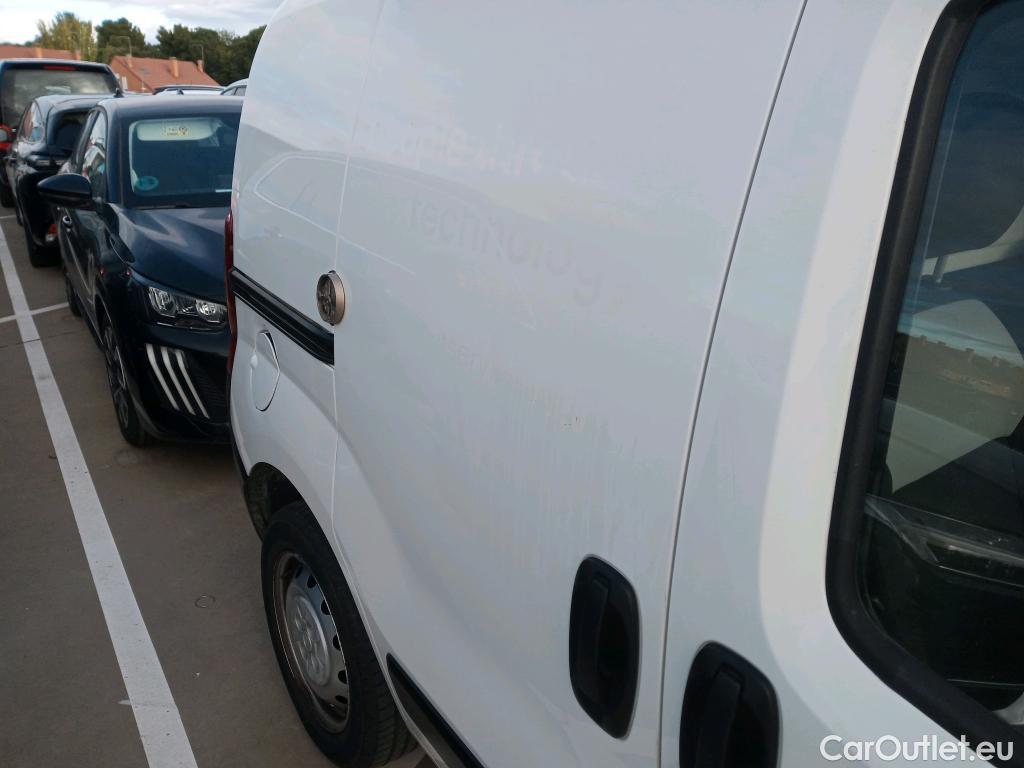  Fiat  Fiorino FIAT  / 2016 / 4P / furgón derivado de turismo Cargo SX N1 1.3 MJet 70 kW (95 CV) #17