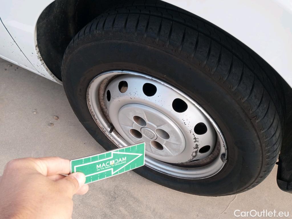  Fiat  Fiorino FIAT  / 2016 / 4P / furgón derivado de turismo Cargo SX N1 1.3 MJet 70 kW (95 CV) #33