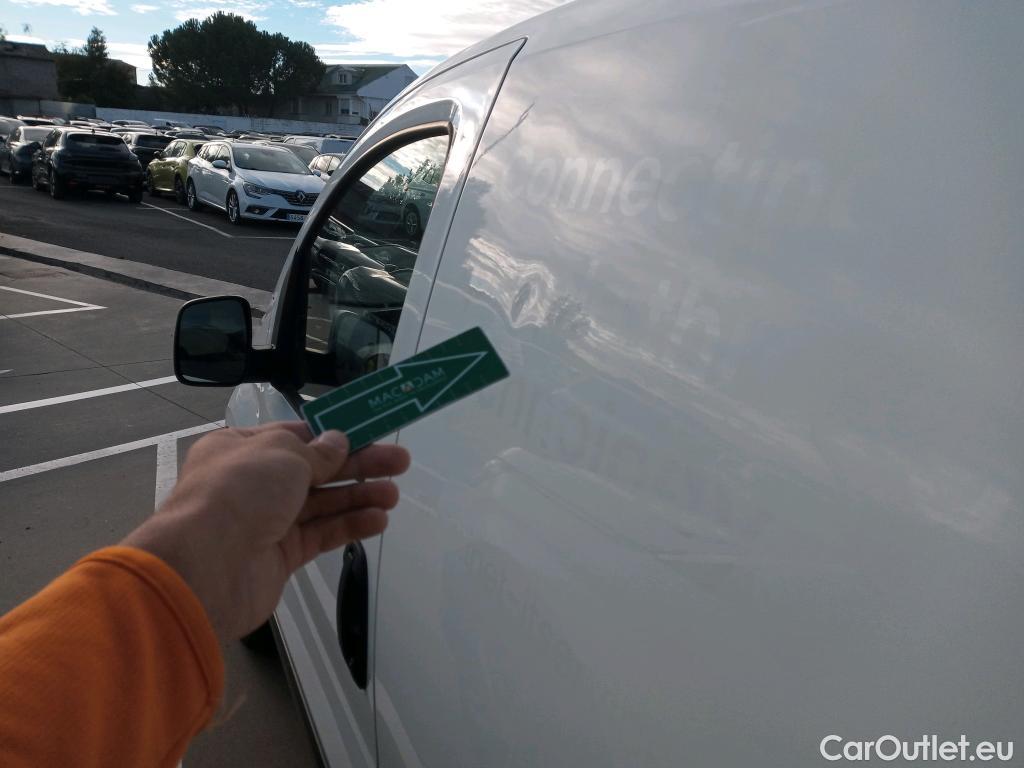  Fiat  Fiorino FIAT  / 2016 / 4P / furgón derivado de turismo Cargo SX N1 1.3 MJet 70 kW (95 CV) #30
