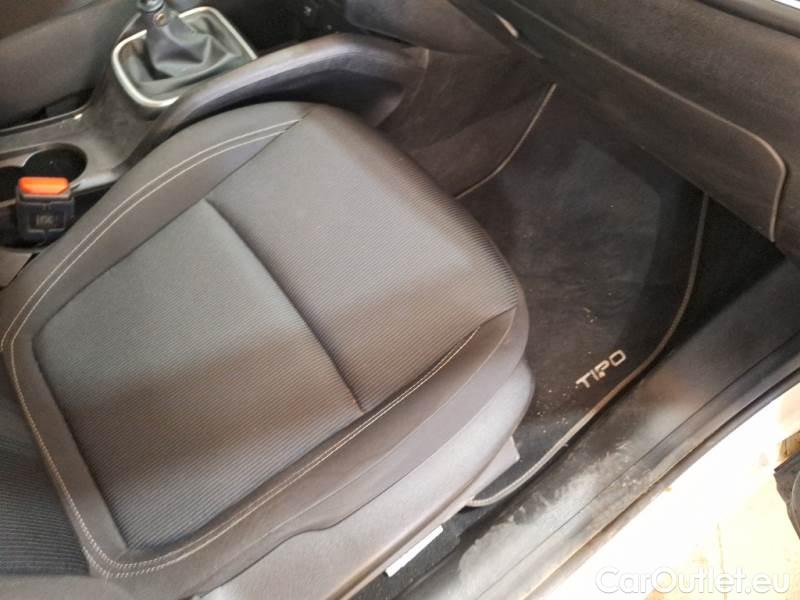 Fiat  Tipo FIAT  / 2015 / 5P / BERLINA 1.6 MJT 120CV 6M SeS MIRROR #102