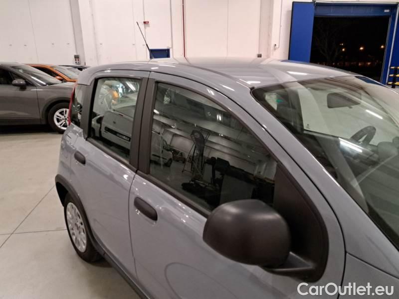 Fiat  Panda FIAT  / 2011 / 5P / BERLINA 1.0 FIREFLY 70CV SeS HYBRID #32