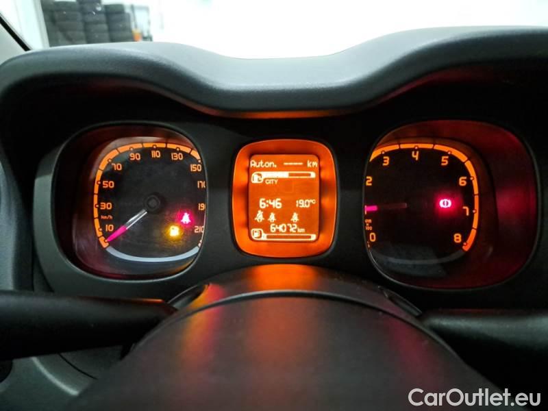 Fiat  Panda FIAT  / 2011 / 5P / BERLINA 1.0 FIREFLY 70CV SeS HYBRID #4