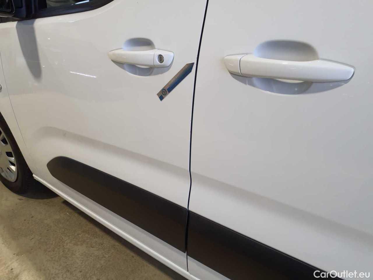 Opel  Combo Life 1.5 D Start/Stop Edition Manual Diesel  16 #33