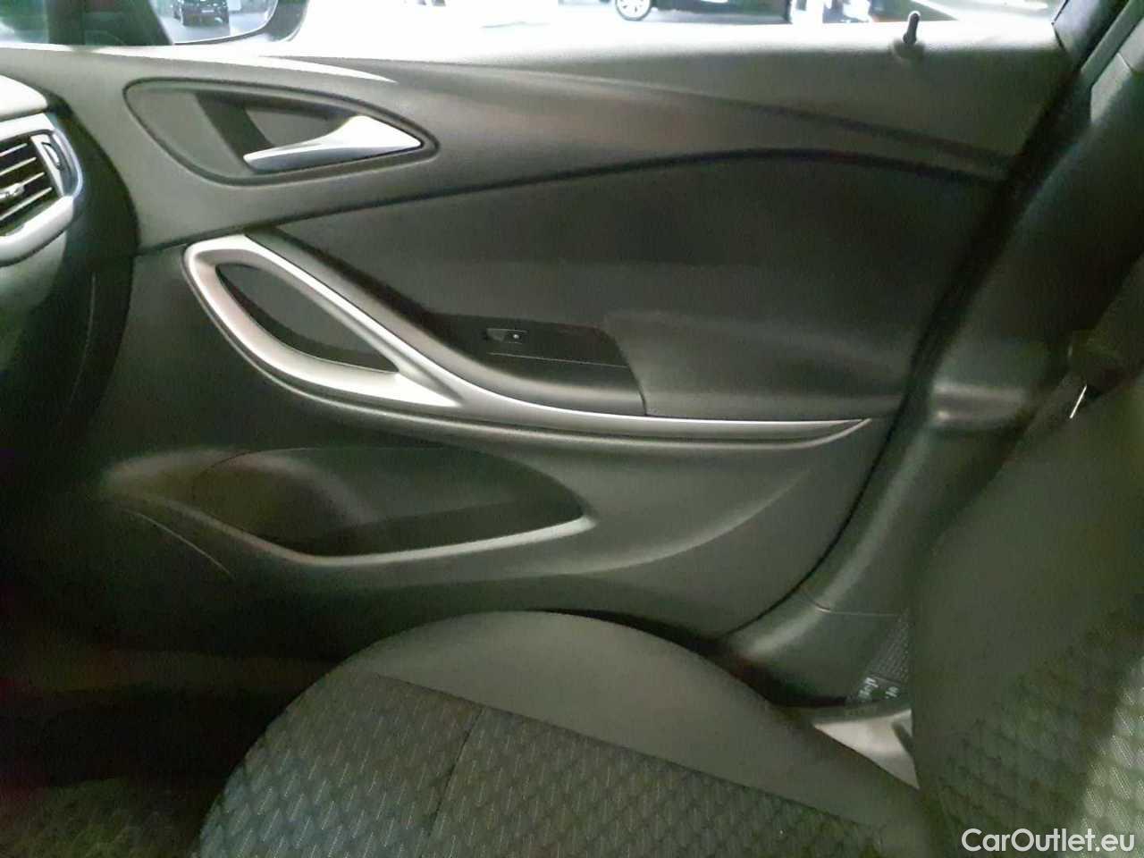 Opel  Astra 1.5 D Start/Stop Edition Manual Diesel  2 #20