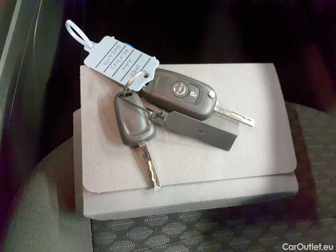 Opel  Astra 1.5 D Start/Stop Edition Manual Diesel  14 #28