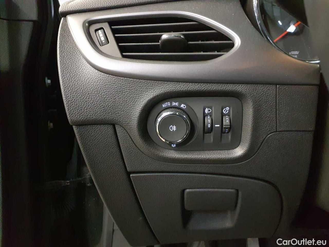 Opel  Astra 1.5 D Start/Stop Edition Manual Diesel  4 #18