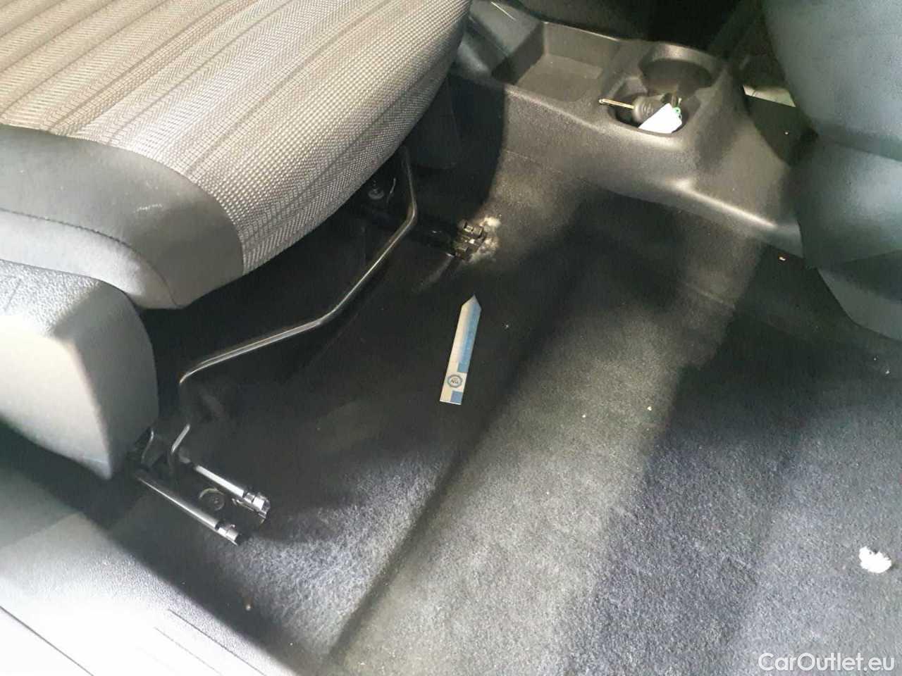 Opel  Combo Life 1.5 D Start/Stop Edition Manual Diesel  16 #30