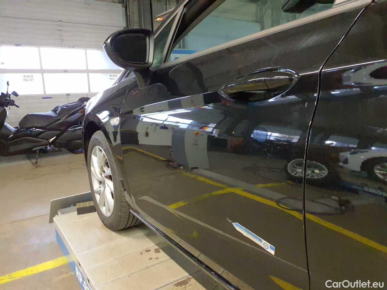 Opel  Astra 1.5 D Start/Stop Edition Manual Diesel  15 #46
