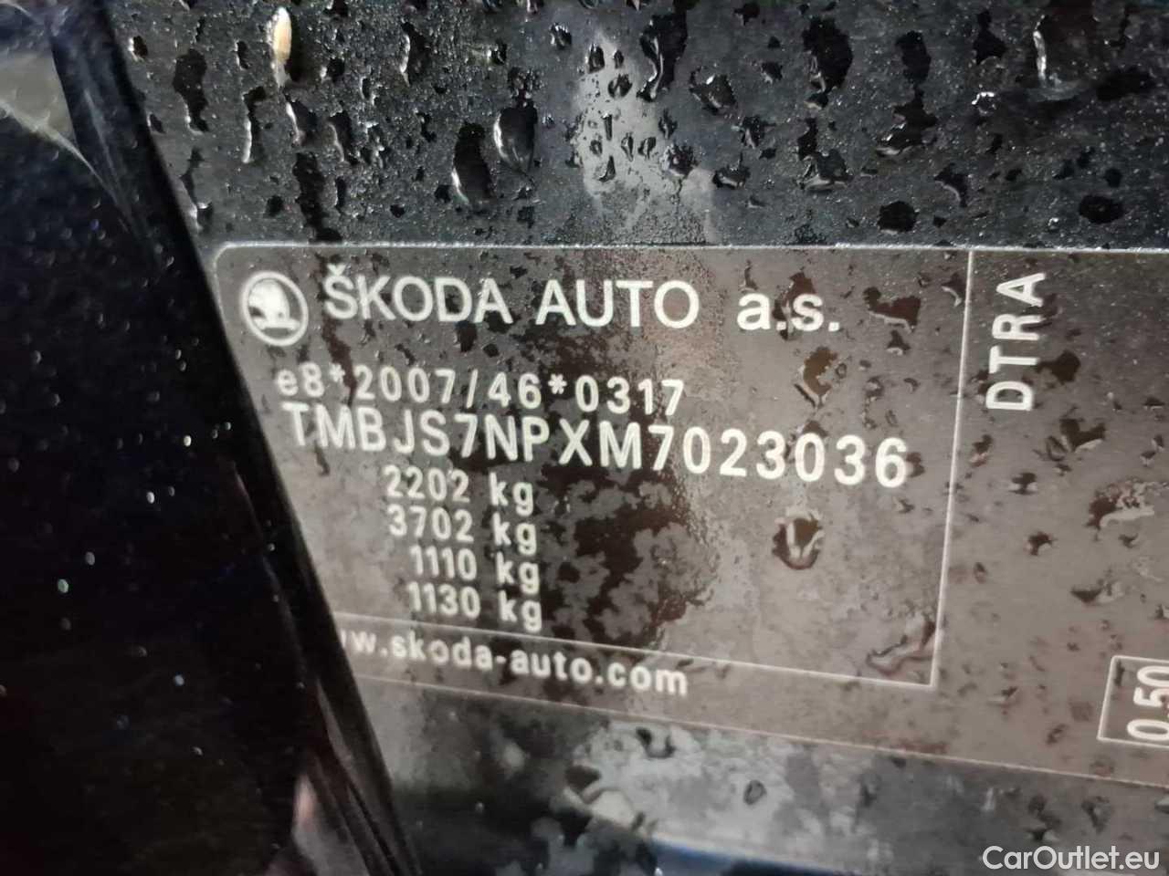 Skoda  Superb Combi 2.0 TDI DSG Ambition Automatic Diesel  18 #12