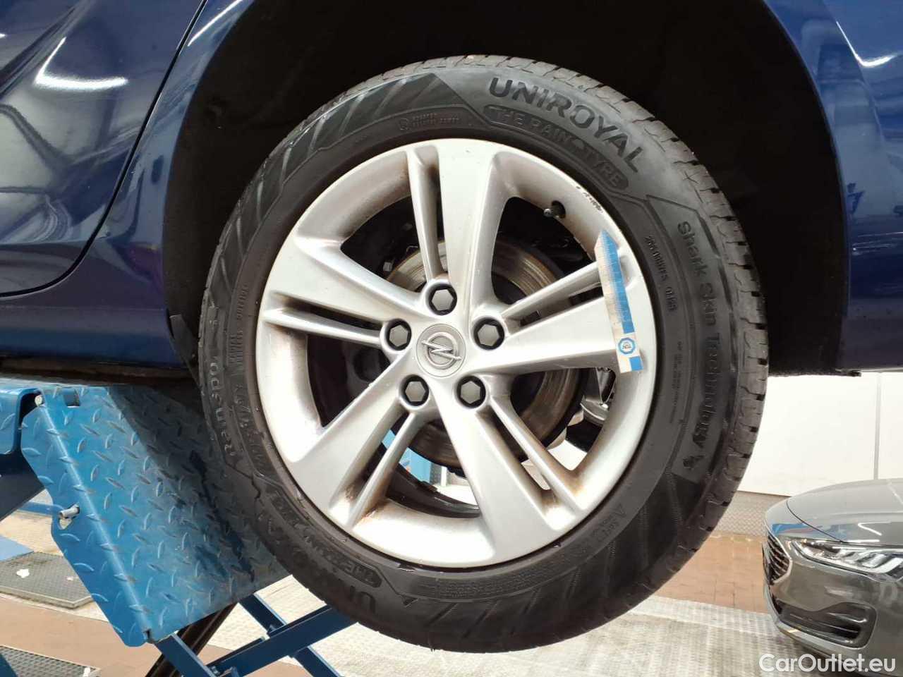 Opel  Insignia SPORTS Tourer 2.0 Diesel Business Manual Diesel  23 #40