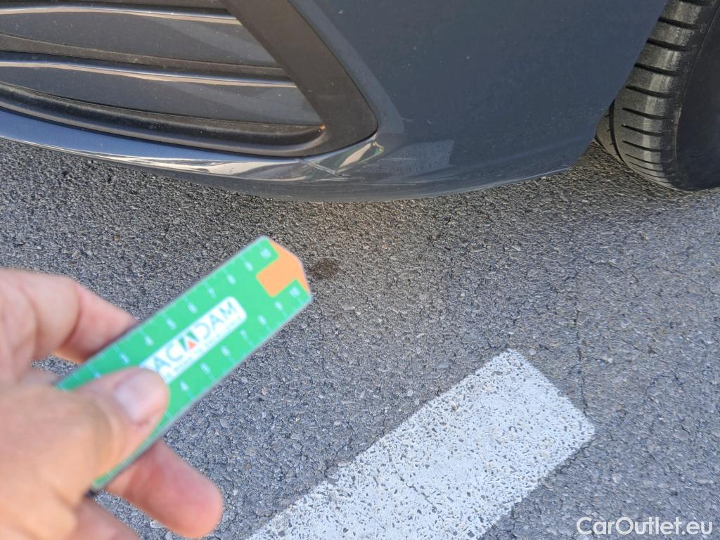 Volkswagen  Golf  VIII Lim. Life 2.0 TDI 115CV MT6 E6dT #32