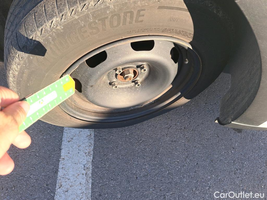  Citroen  C3 CITROEN  / 2020 / 5P / berlina con portón PureTech 60KW (83CV) Live Pack #20