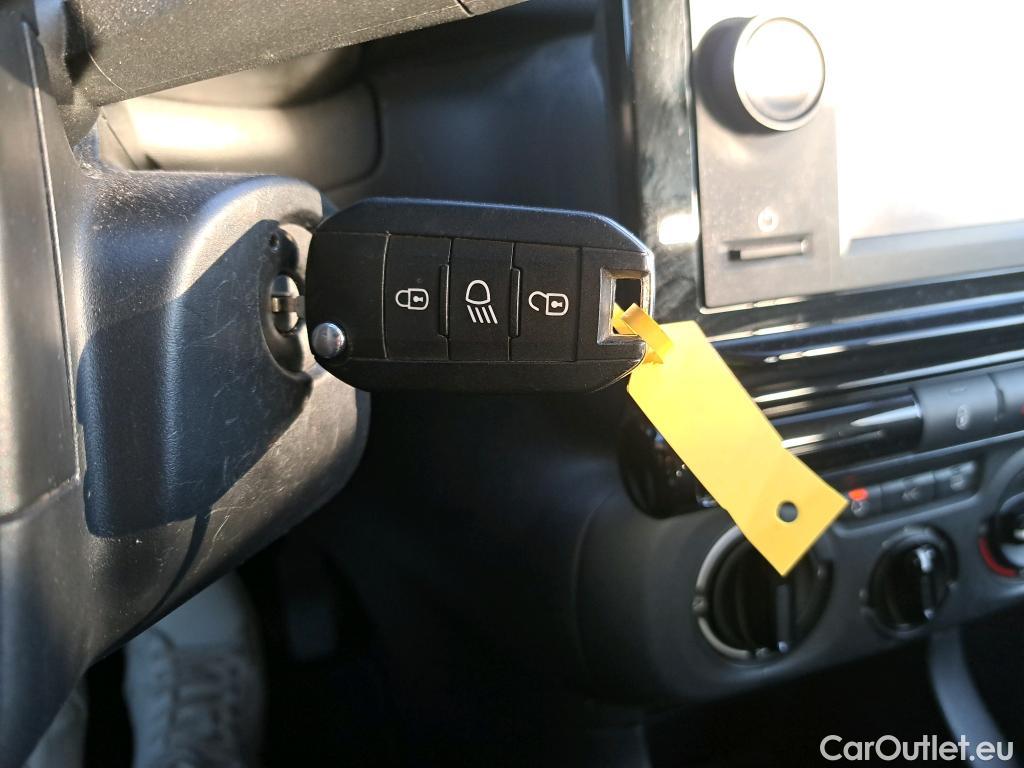  Citroen  C3 CITROEN  / 2020 / 5P / berlina con portón PureTech 60KW (83CV) Live Pack #1