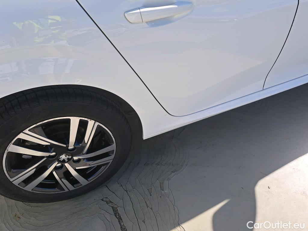  Peugeot  208 PEUGEOT  / 2019 / 5P / berlina con portón PureTech 73kW (100CV) Allure #33