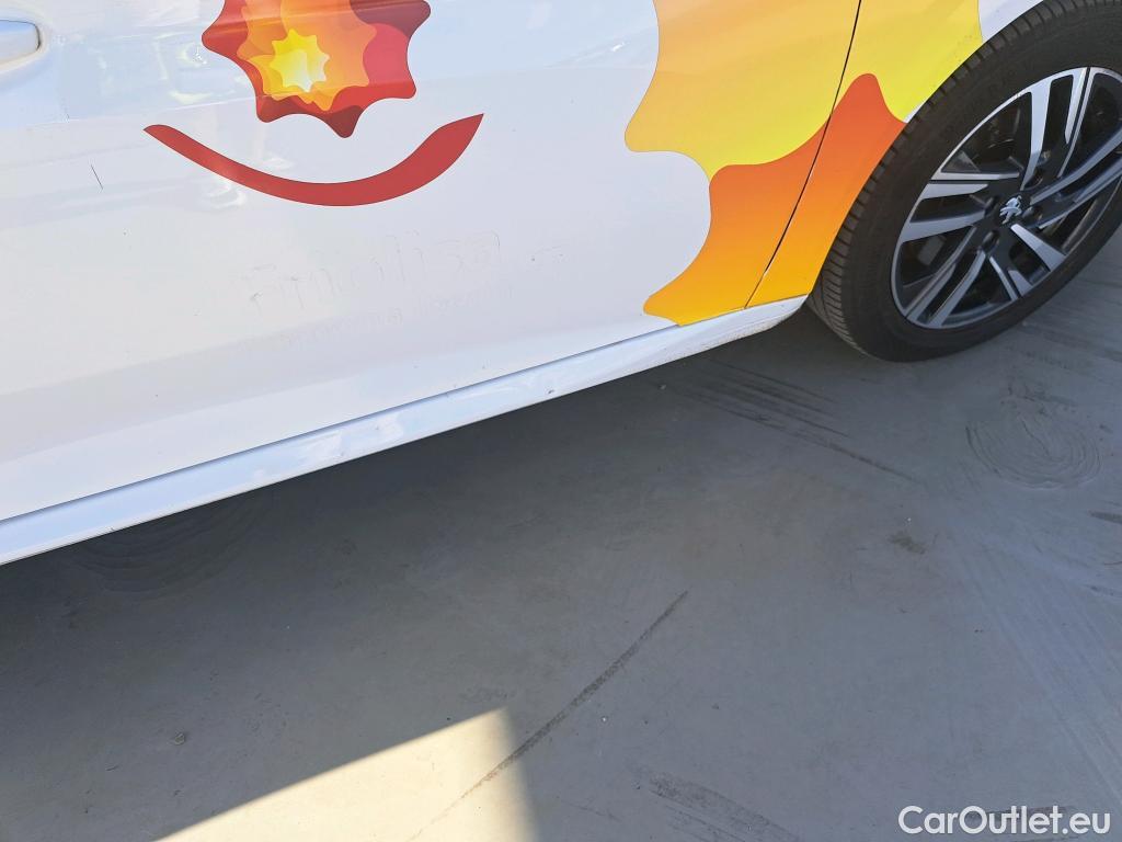  Peugeot  208 PEUGEOT  / 2019 / 5P / berlina con portón PureTech 73kW (100CV) Allure #21