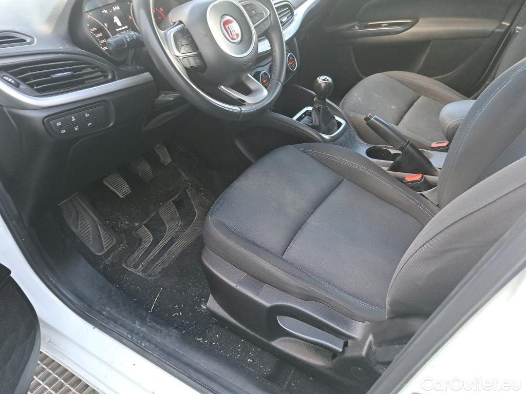  Fiat  Tipo FIAT  / 2015 / 5P / familiar 1.6 Pop Business 88kW diesel Multijet SW #24