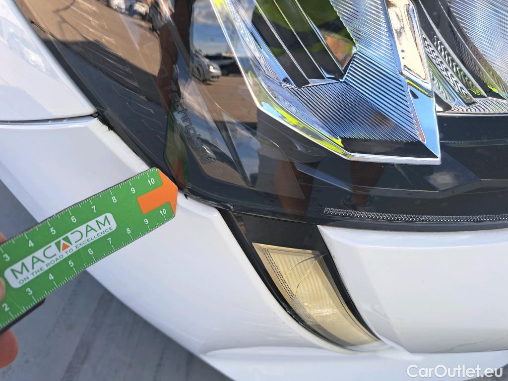  Peugeot  208 PEUGEOT  / 2019 / 5P / berlina con portón PureTech 73kW (100CV) Allure #36