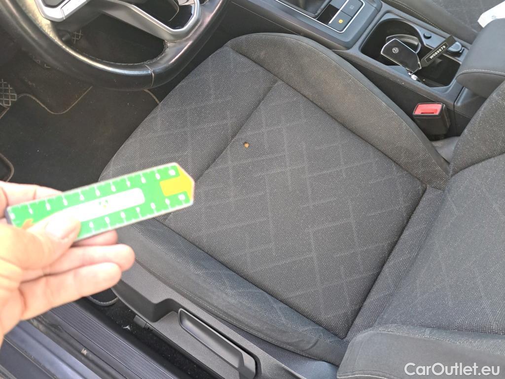 Volkswagen  Golf  VIII Lim. Life 2.0 TDI 115CV MT6 E6dT #14