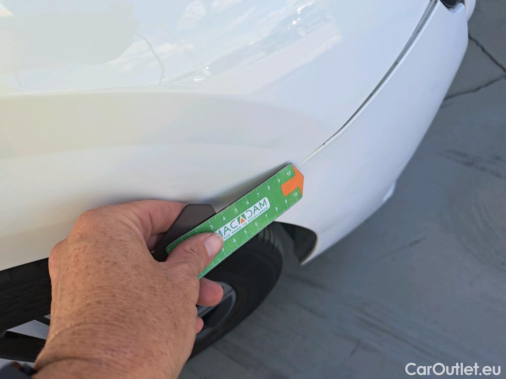  Peugeot  208 PEUGEOT  / 2019 / 5P / berlina con portón PureTech 73kW (100CV) Allure #32