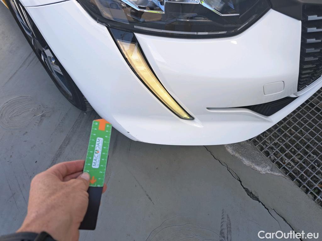  Peugeot  208 PEUGEOT  / 2019 / 5P / berlina con portón PureTech 73kW (100CV) Allure #40