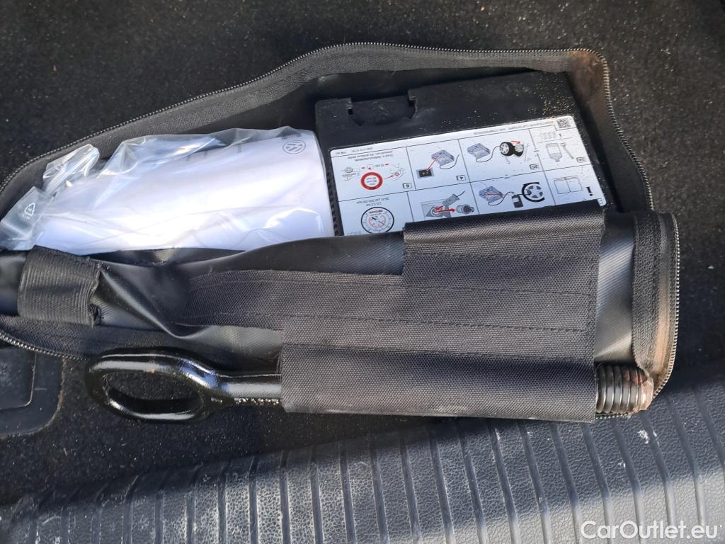 Volkswagen  Golf  VIII Lim. Life 2.0 TDI 115CV MT6 E6dT #10