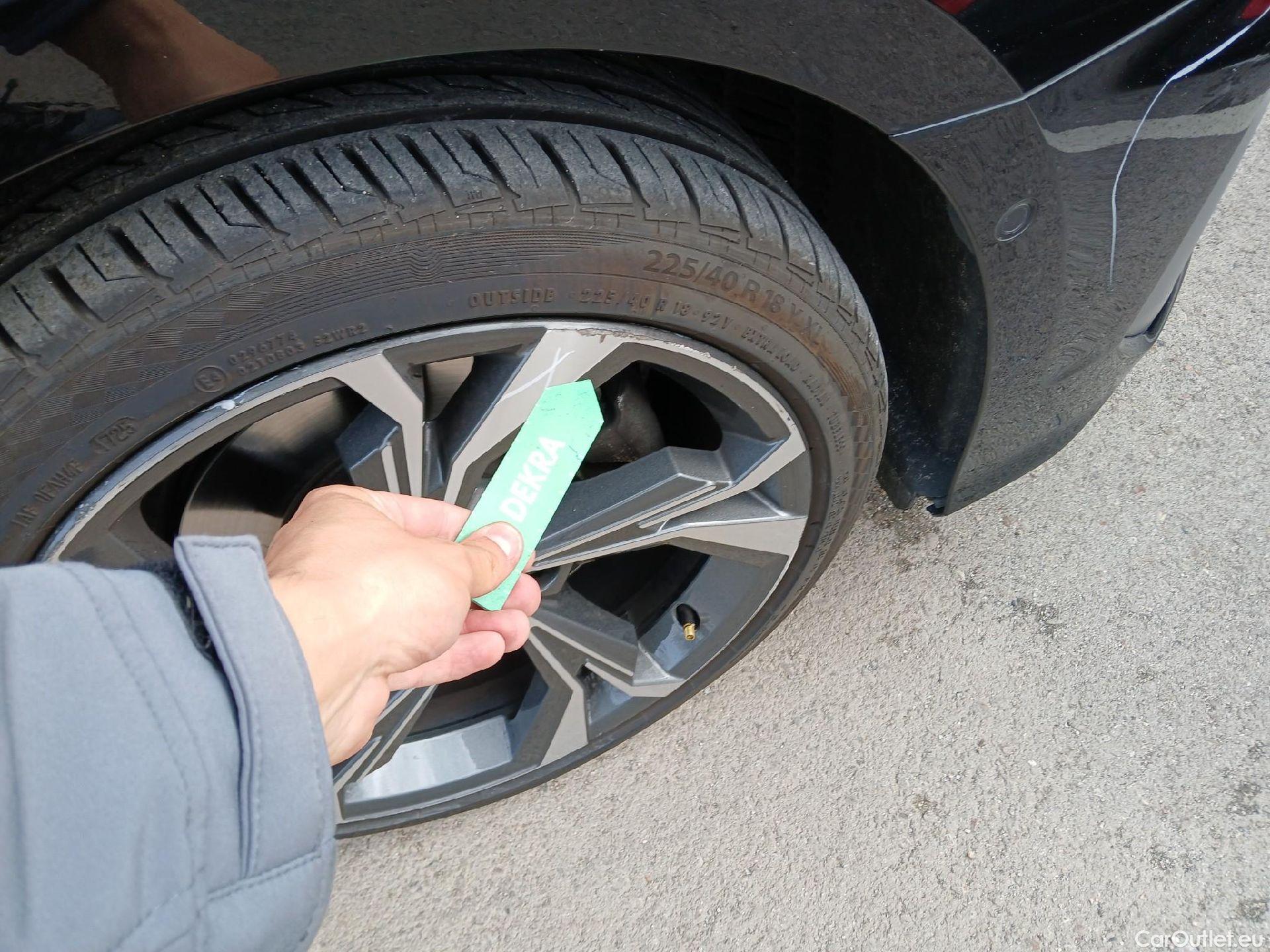 Audi  A3 AUDI  / 2020 / 5P / berlina con portón Sportback S line 40 TFSI e 150kW S tron #33