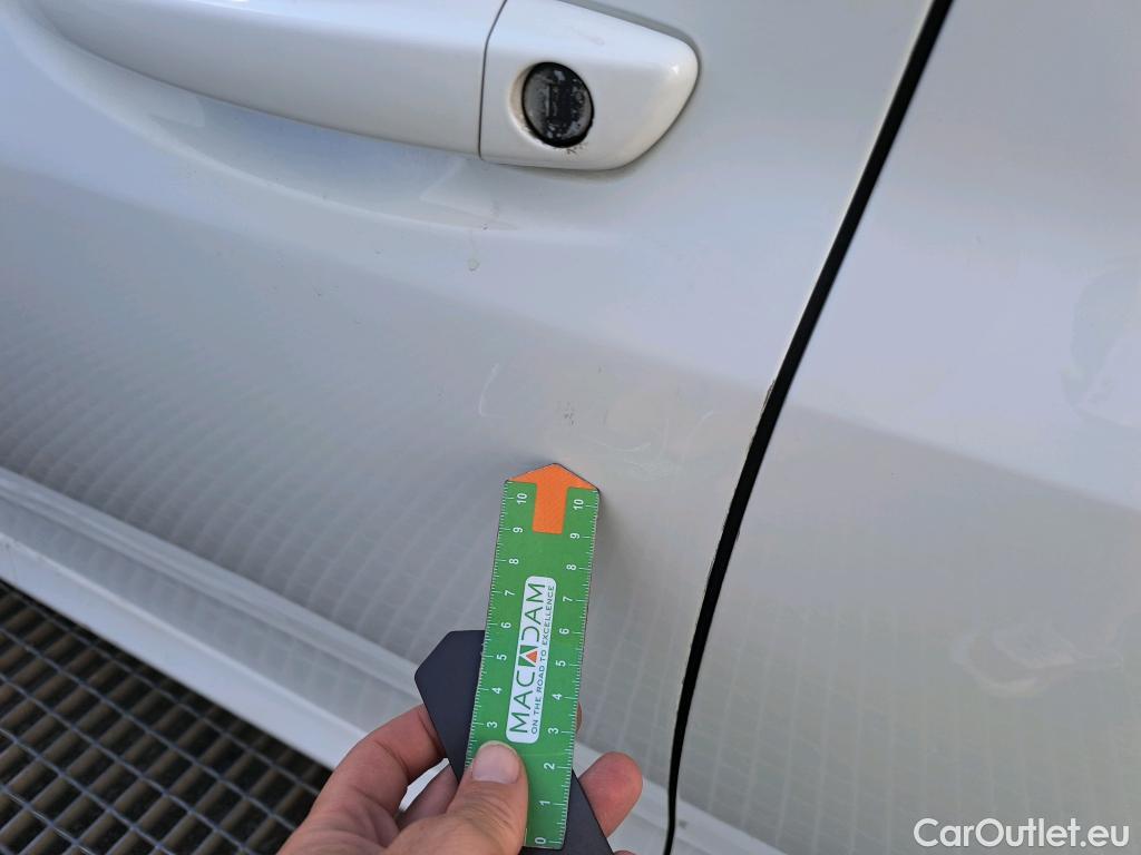  Peugeot  208 PEUGEOT  / 2019 / 5P / berlina con portón PureTech 73kW (100CV) Allure #26