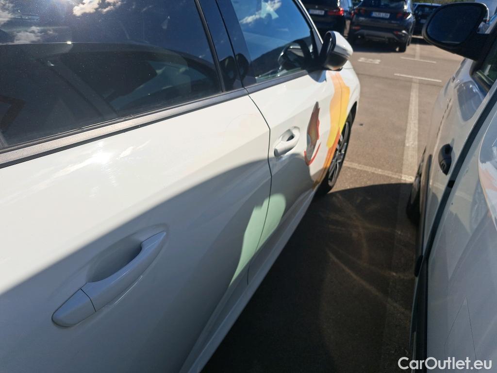  Peugeot  208 PEUGEOT  / 2019 / 5P / berlina con portón PureTech 73kW (100CV) Allure #11