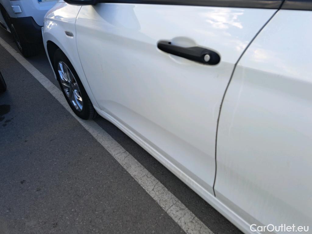  Fiat  Tipo FIAT  / 2015 / 5P / familiar 1.6 Pop Business 88kW diesel Multijet SW #16