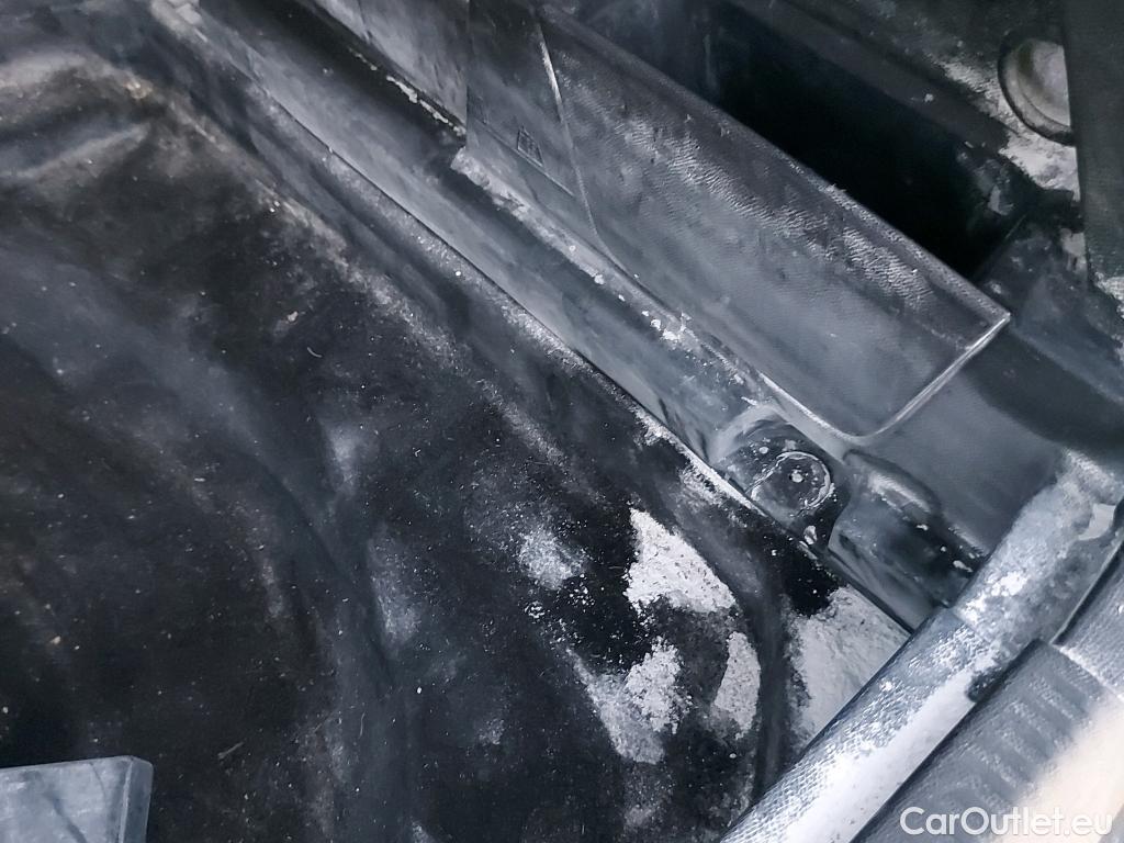  Peugeot  3008 PEUGEOT  / 2020 / 5P / todoterreno 1.5 BlueHDi 96kW (130CV) S&S Active Pack (AC4) #22