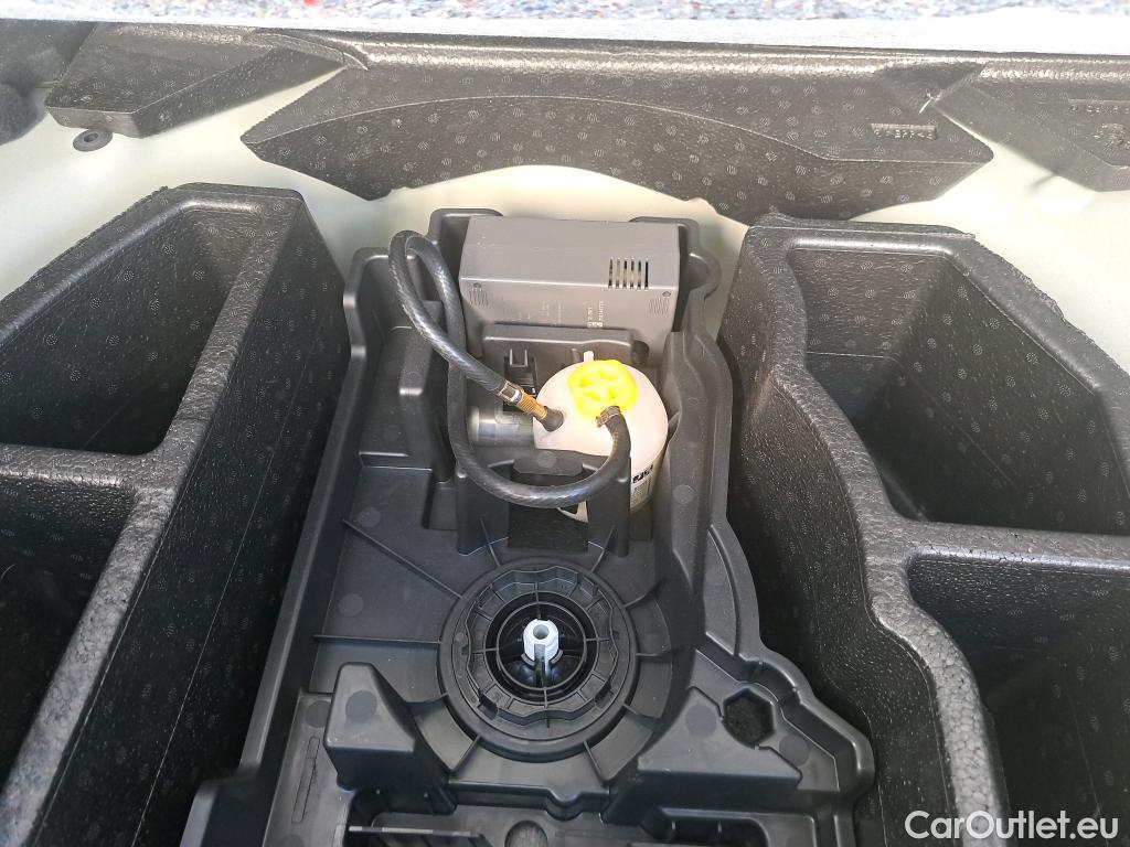  Peugeot  208 PEUGEOT  / 2019 / 5P / berlina con portón PureTech 73kW (100CV) Allure #23