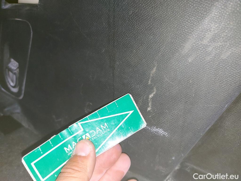  Peugeot  3008 PEUGEOT  / 2020 / 5P / todoterreno 1.5 BlueHDi 96kW (130CV) S&S Active Pack (AC4) #33