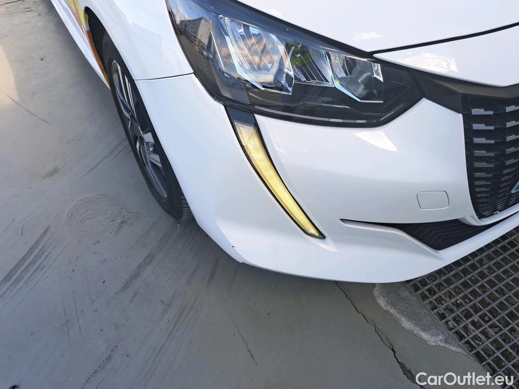  Peugeot  208 PEUGEOT  / 2019 / 5P / berlina con portón PureTech 73kW (100CV) Allure #1