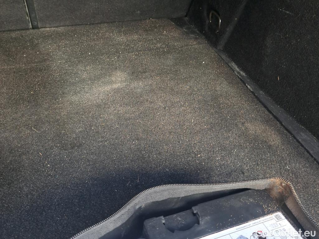 Volkswagen  Golf  VIII Lim. Life 2.0 TDI 115CV MT6 E6dT #42