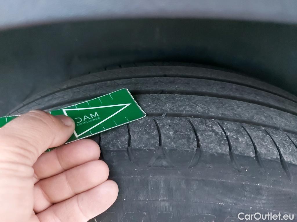  Peugeot  3008 PEUGEOT  / 2020 / 5P / todoterreno 1.5 BlueHDi 96kW (130CV) S&S Active Pack (AC4) #8