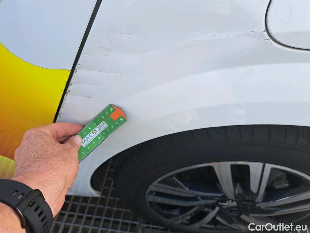  Peugeot  208 PEUGEOT  / 2019 / 5P / berlina con portón PureTech 73kW (100CV) Allure #4