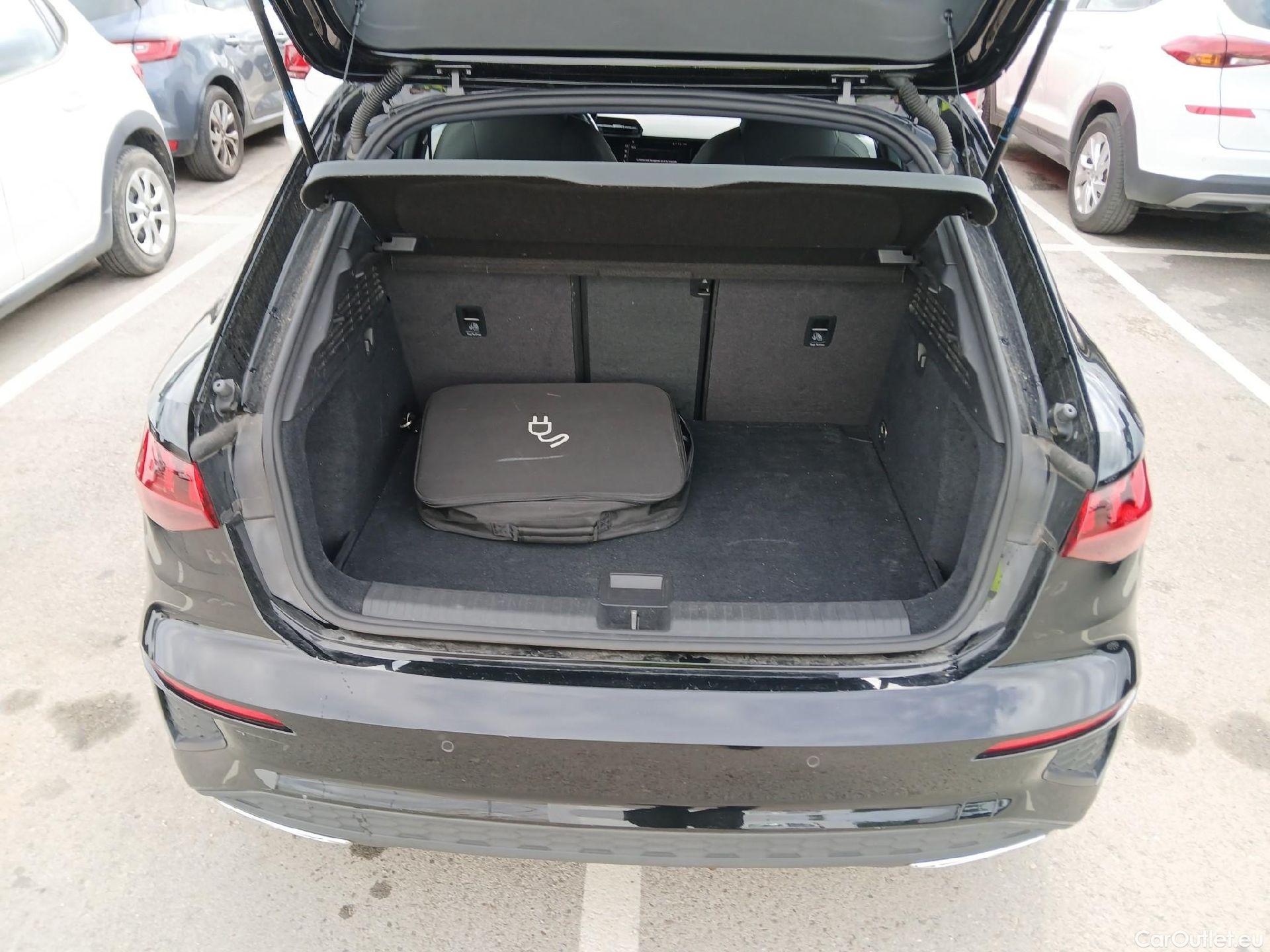 Audi  A3 AUDI  / 2020 / 5P / berlina con portón Sportback S line 40 TFSI e 150kW S tron #8