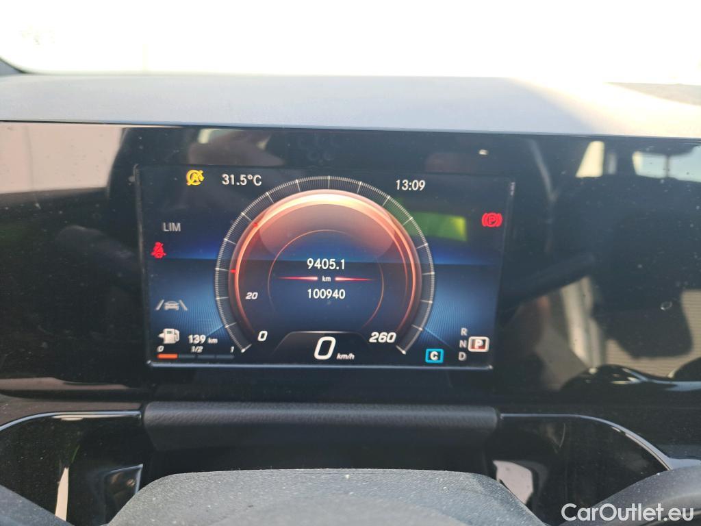 Mercedes  B-Klasse MERCEDES-BENZ Clase B / 2019 / 5P / monovolumen compacto B 180 d #4