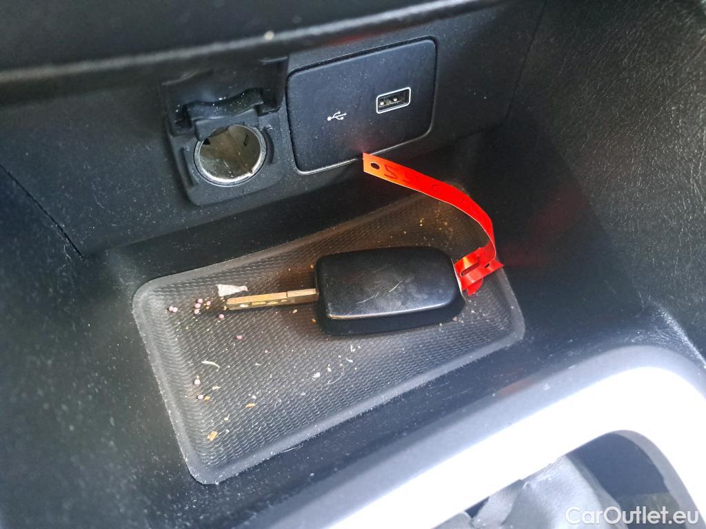  Fiat  Tipo FIAT  / 2015 / 5P / familiar 1.6 Pop Business 88kW diesel Multijet SW #6