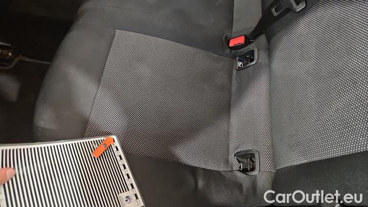 Mercedes  CLA-Klasse CLA 200 d #27