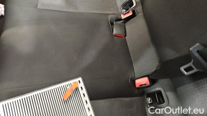 Mercedes  CLA-Klasse CLA 200 d #28