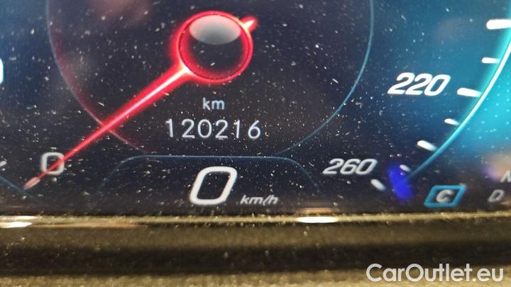 Mercedes  GLB  200 d DCT #9