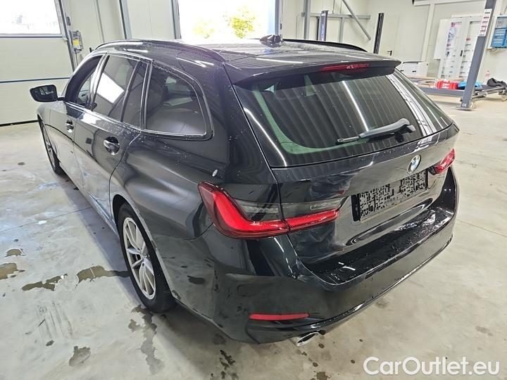Bmw  Serie 3 320d xDrive Touring Automatic #3